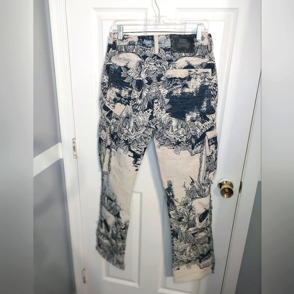 Rebel Vengeange Tapestry Skeleton Cargo‎ Pants, NWT, Size 32